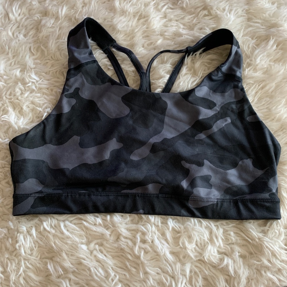 Old Navy PowerPress Medium Support Strappy Sports Bra